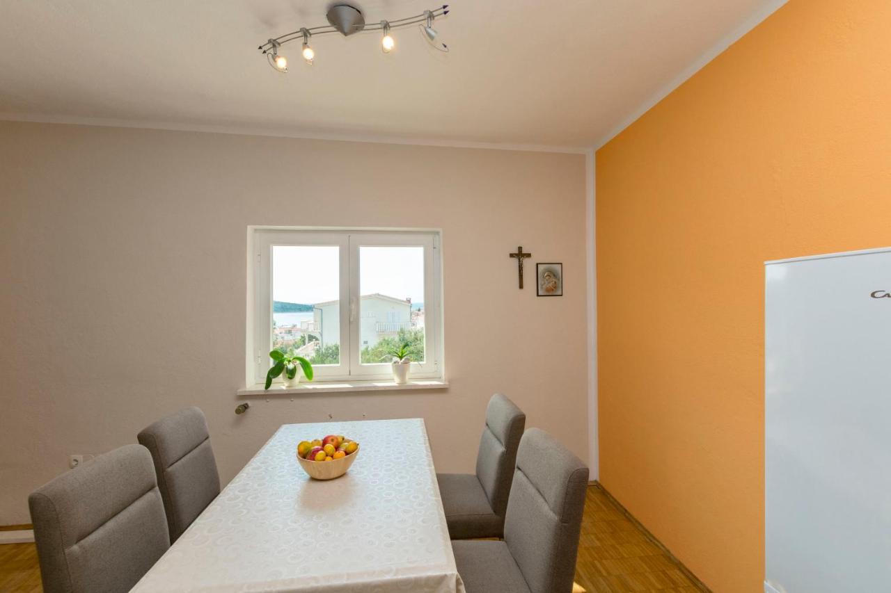 Apartments Jelka Primošten Exteriör bild